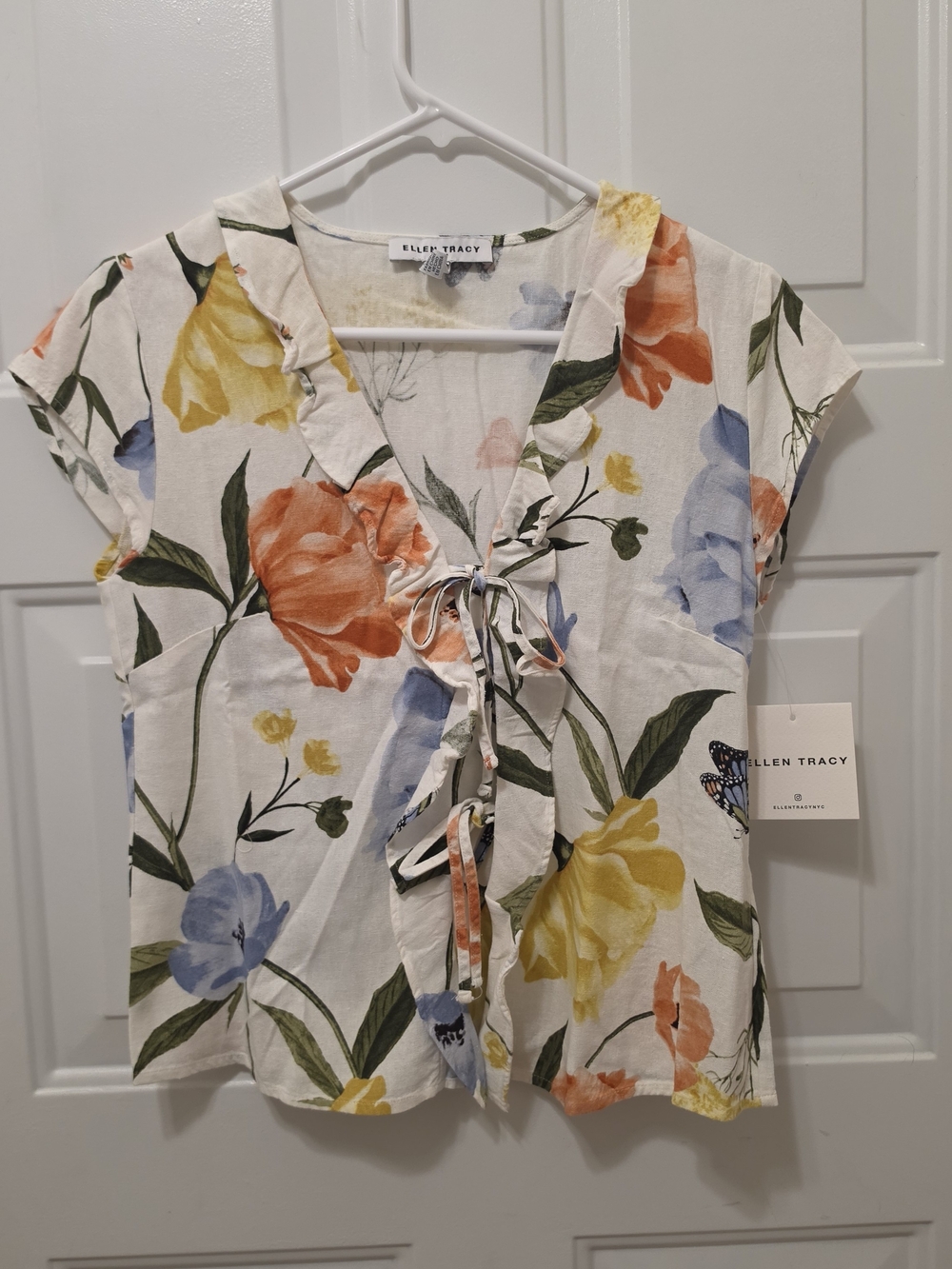 NWT Ellen Tracy Whimsical Floral Ruffle Tie Front Blouse Size Small